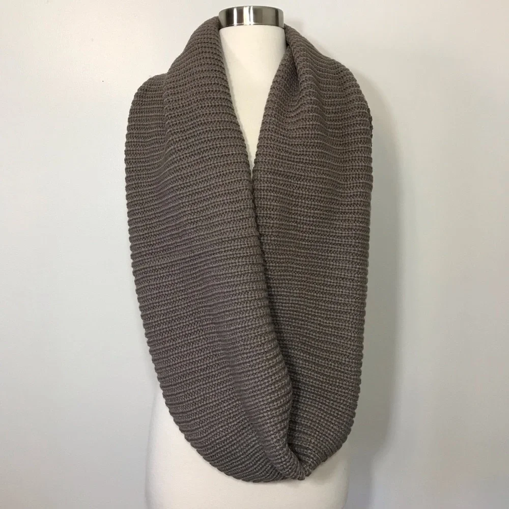 Stitch Fix l Octavia Alexa Rib Knit Infinity Scarf